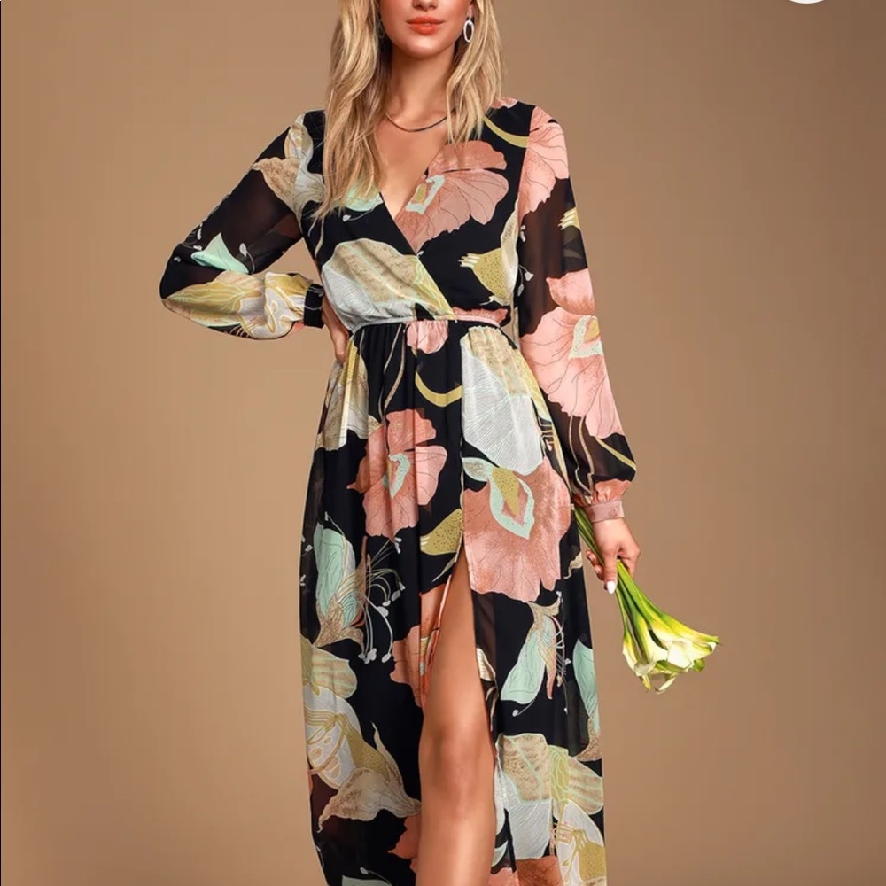Lulu’s Wondrous Water Lilies Black Floral Print Maxi Dress